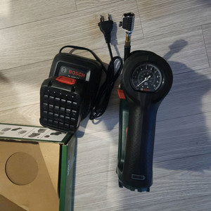 보쉬 UniversalPump 18V 무선 에어펌프