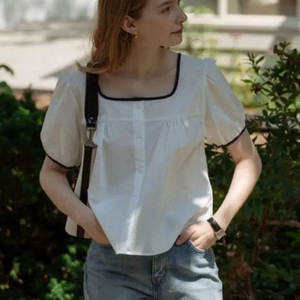틸아이다이 스퀘어넥 블라우스