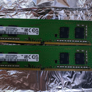 삼성 DDR4 8GB PC4-3200 램 2개 팝니다