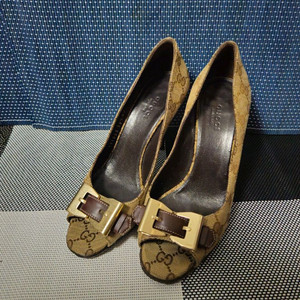 구찌 GG 캔버스 펌프스36.5