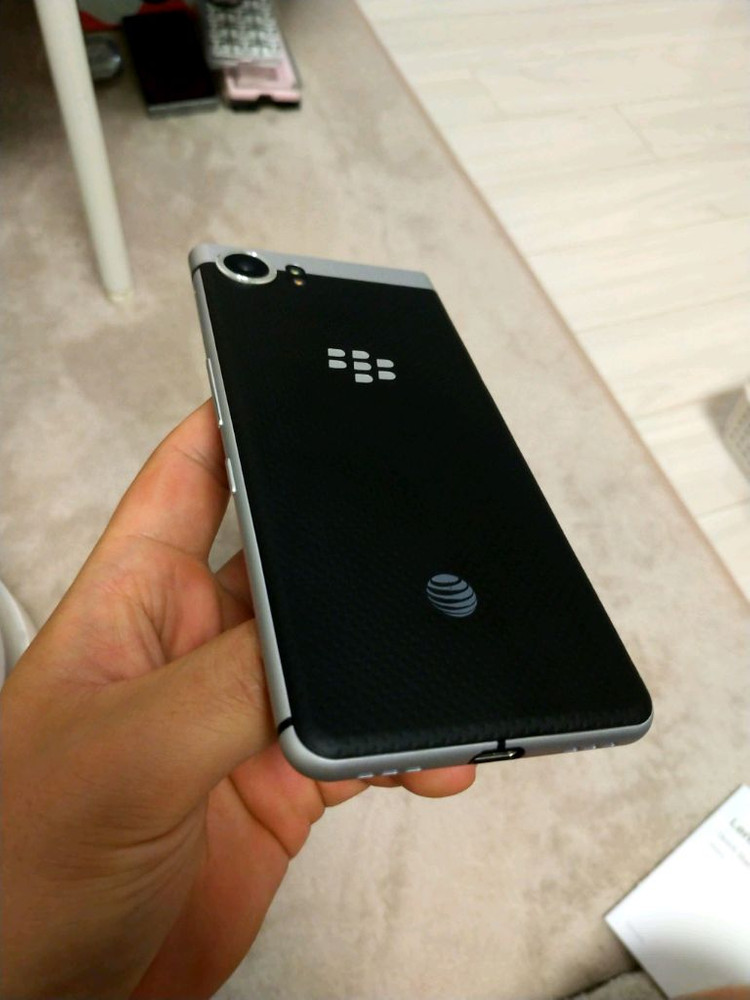 블랙베리 키원 이미지