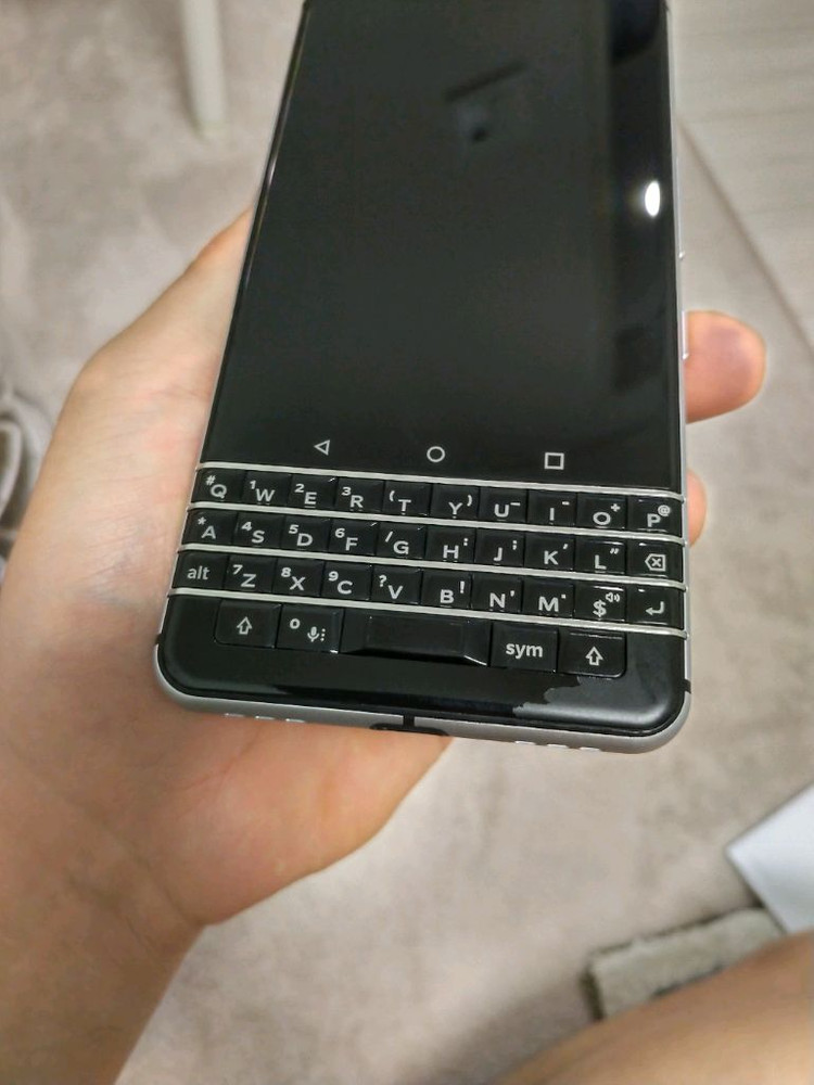블랙베리 키원 이미지