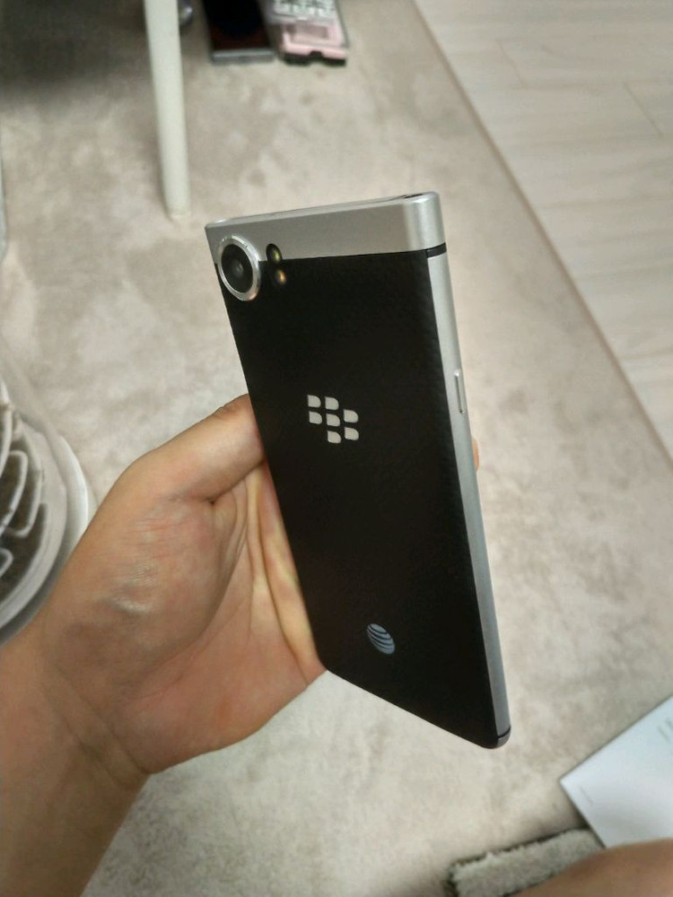 블랙베리 키원 이미지