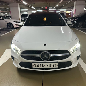 벤츠 A220 세단 팝니다.
