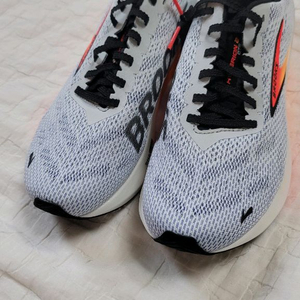 브룩스 러닝화 Hyperion GTS 2 남성 260