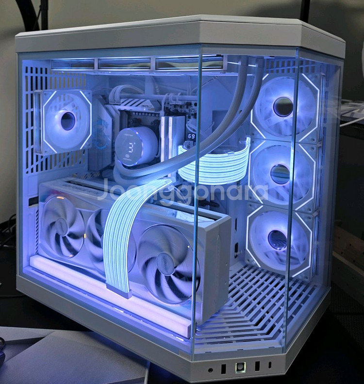 9950X3D RTX5090 본체 팝니다--0