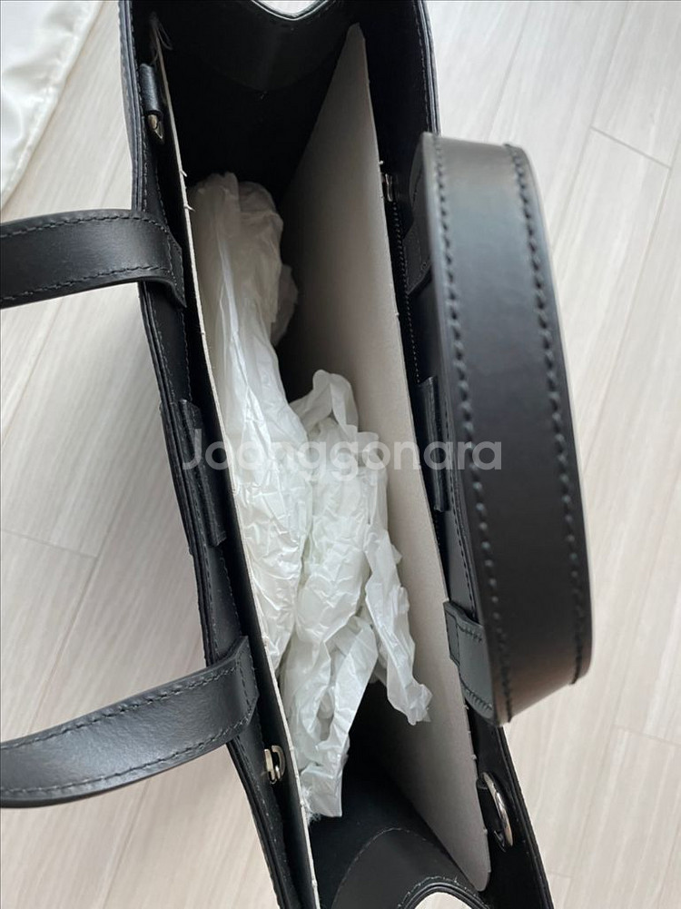 구찌 남성 GG 수프림 토트백 블랙 팝니다.--6
