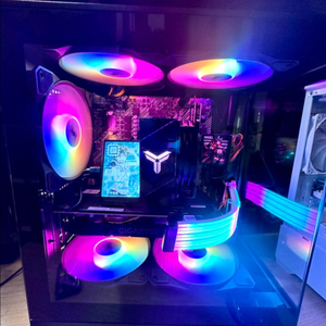 데스크탑 팝니다. 게이밍·영상편집·RGB 튜닝 완성!