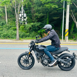 두카티 스크램블러 풀스로틀 판매