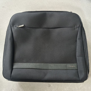 targus 타거스 서류가방 팝니다.