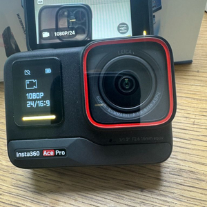 Insta360 Ace Pro 판매합니다.