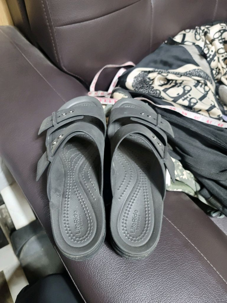 크록스 슬리퍼 7--5