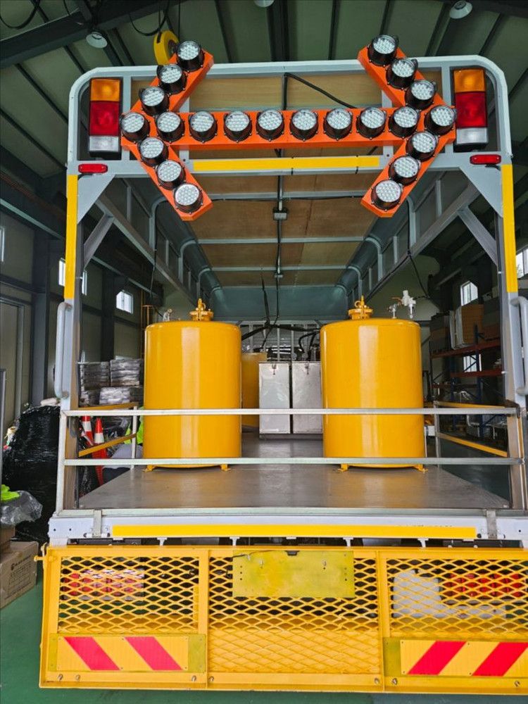 5T 폴리우레아 차선도색차량 (중개가능하신분도 찾아요)--3