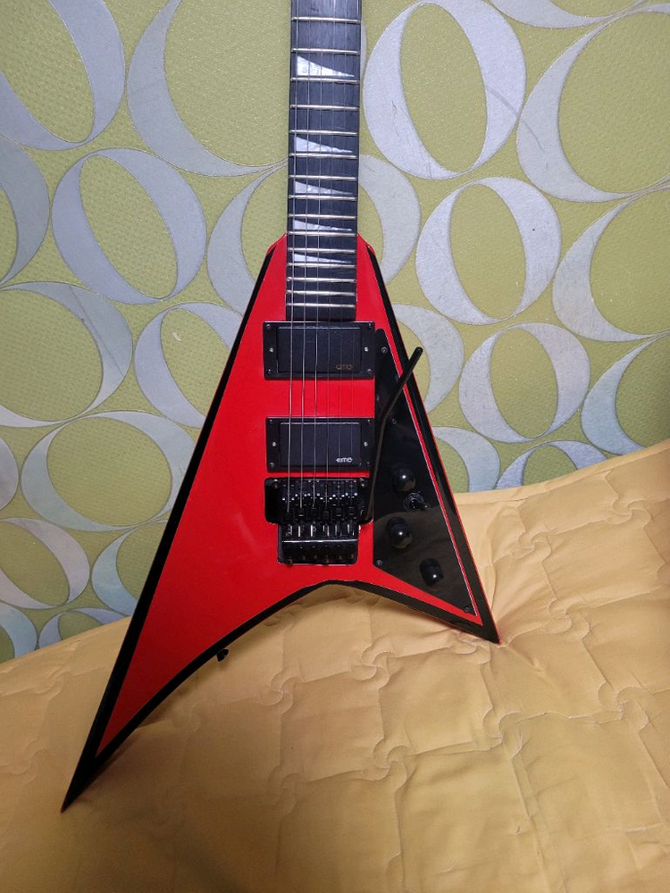 한시적 급처/내용필독) 브이형 일렉기타 노브랜드 rr타--1