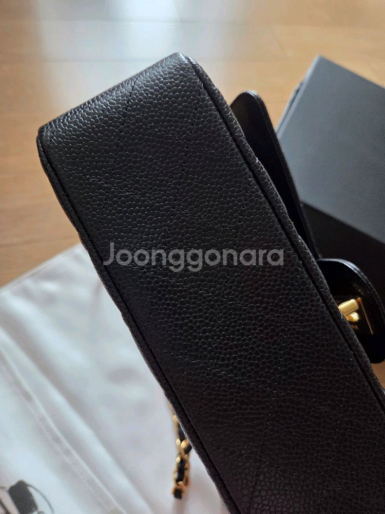 샤넬 클래식 캐비어 미듐 금장 내장칩--7