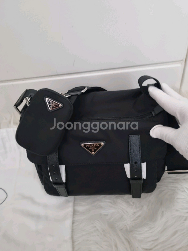 (새상품)프라다 리나일론 메신저백 1BD953--4
