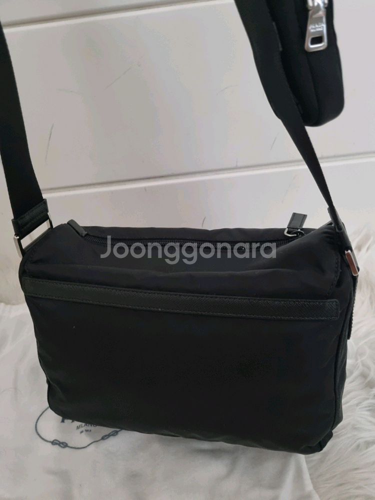(새상품)프라다 리나일론 메신저백 1BD953--3