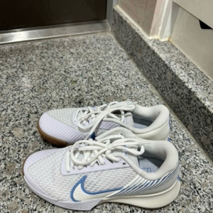 나이키 여성 테니스화 230