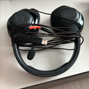 JBL QUANTUM 300 퀀텀 게이밍 헤드셋 팝니다