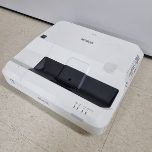 EB-700U 레이저 WUXGA 빔프로젝터