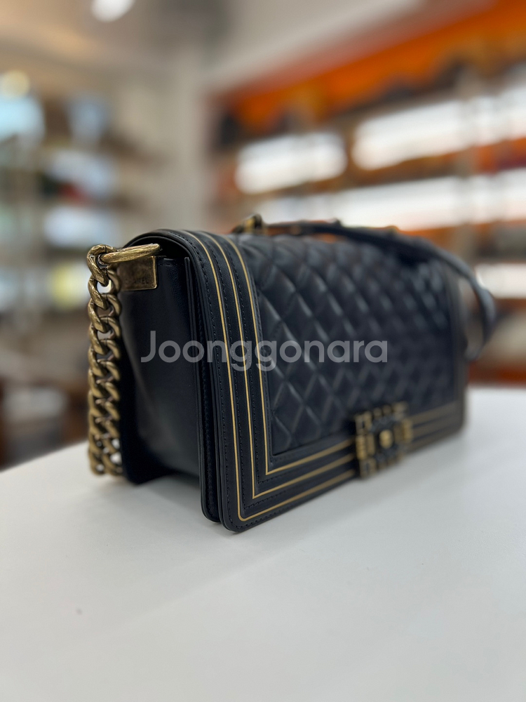 [중고명품 럭스올 울산점]샤넬 보이백 시즌백 금장체인--1