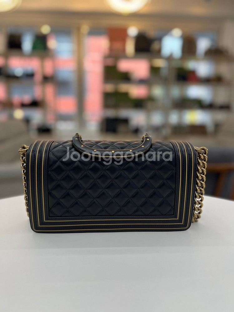 [중고명품 럭스올 울산점]샤넬 보이백 시즌백 금장체인--2