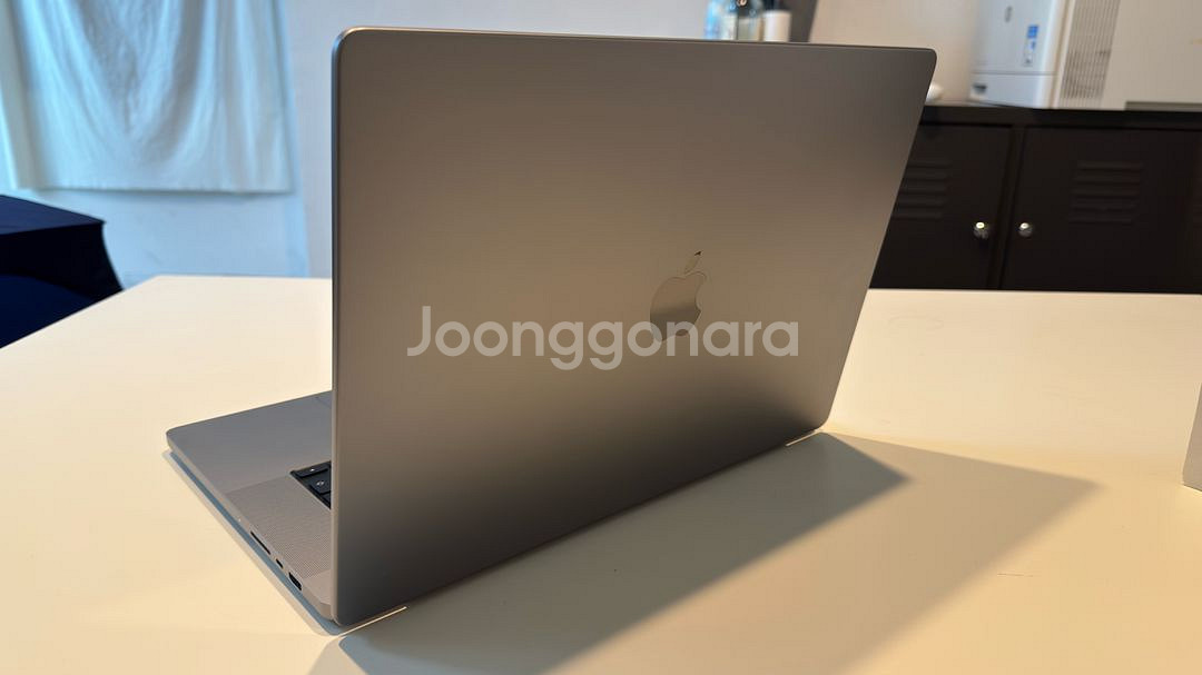 m1 맥북프로 16램 512 ssd 16인치--0