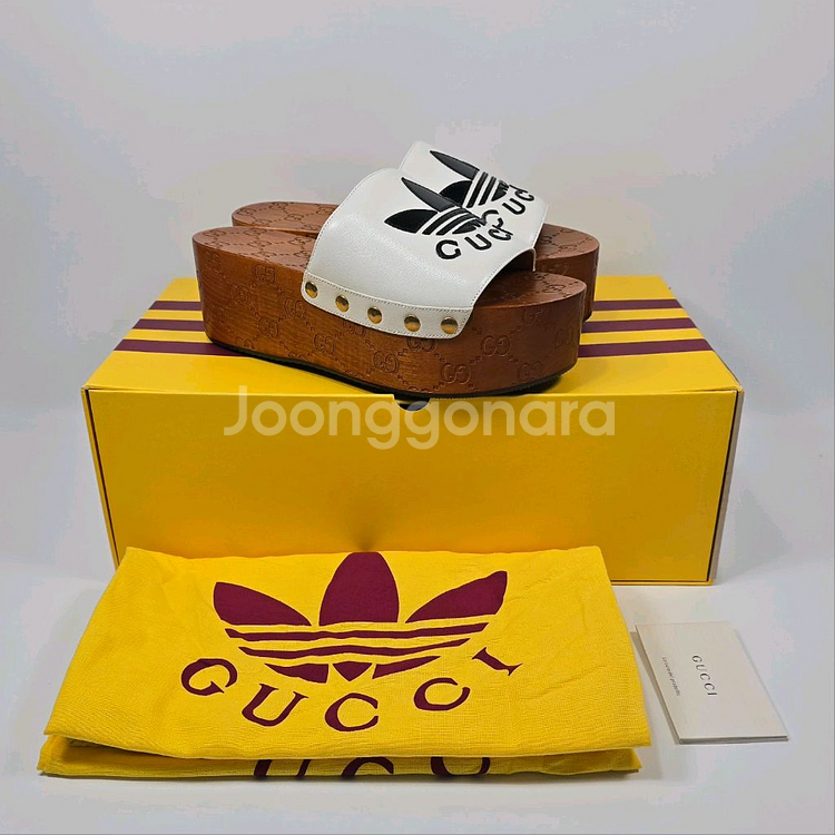 구찌 x 아디다스 슬리퍼 ( 235 )--0