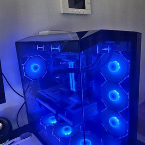 게이밍 컴퓨터 9600x rx7800xt 32gb등