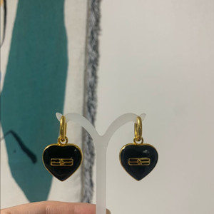 새상품 발렌 귀걸이