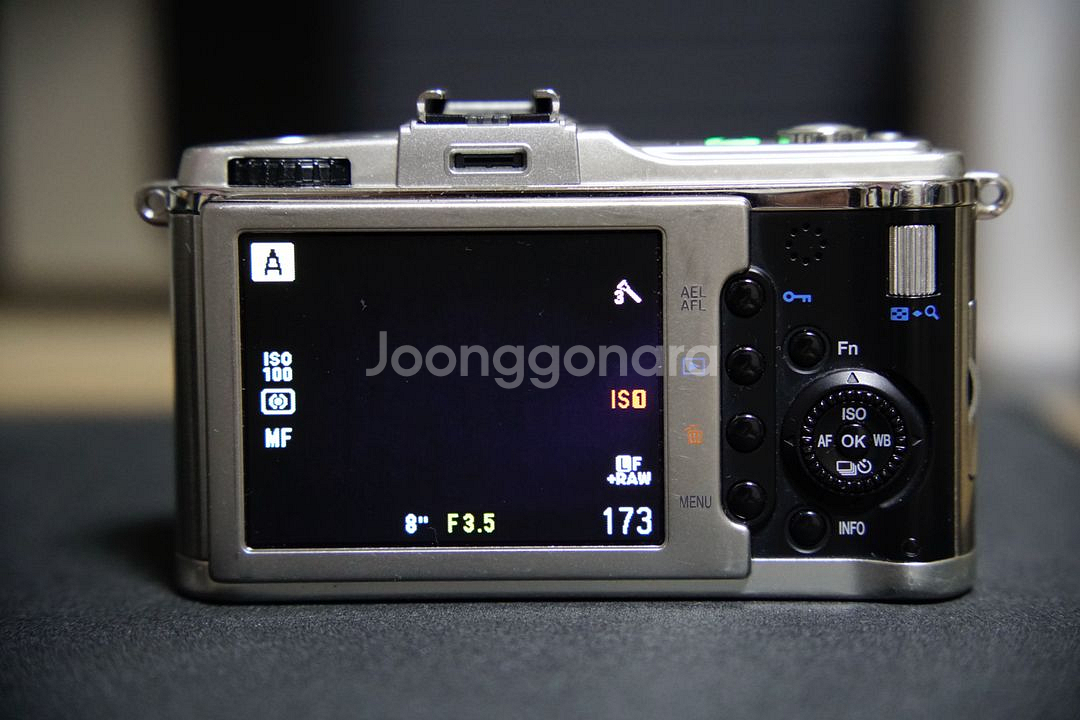 올림푸스 E-P2 + 렌즈 2종 + 정품 배터리 4개--2