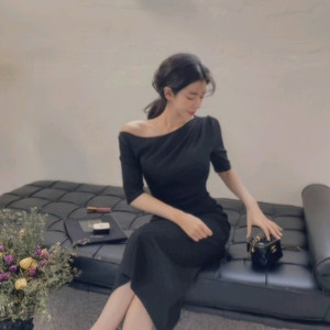 <새옷> 블랙 언밸런스 셔링 원피스