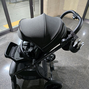 디트로네 디럭스 유모차와 M차량 장착 브라켓 팝니다.