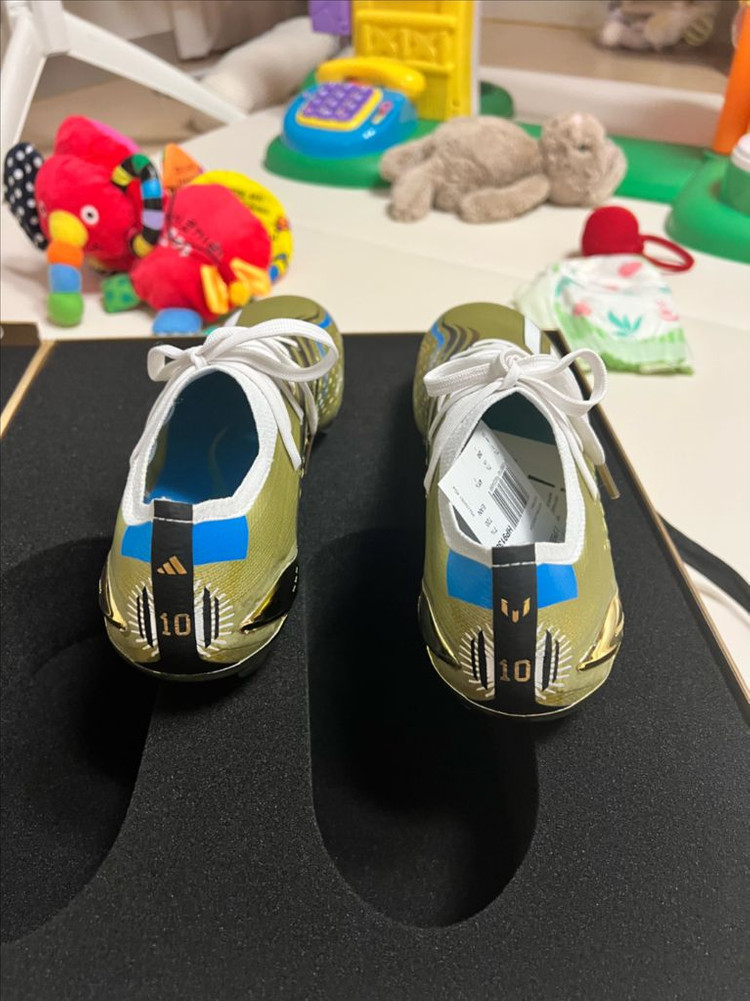 아디다스 스피드포탈 레이엔다.1 (메시 축구화) 이미지