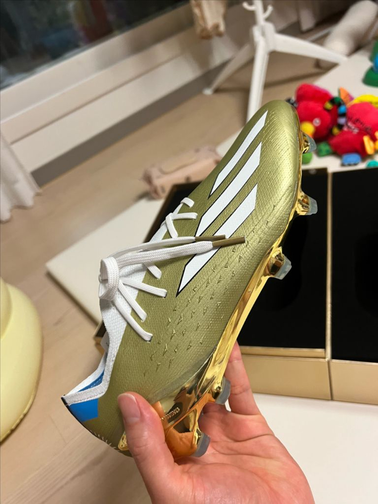 아디다스 스피드포탈 레이엔다.1 (메시 축구화) 이미지