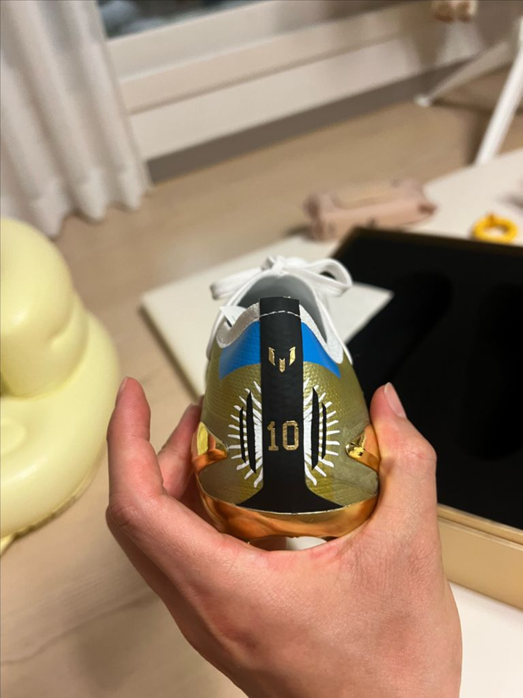 아디다스 스피드포탈 레이엔다.1 (메시 축구화) 이미지