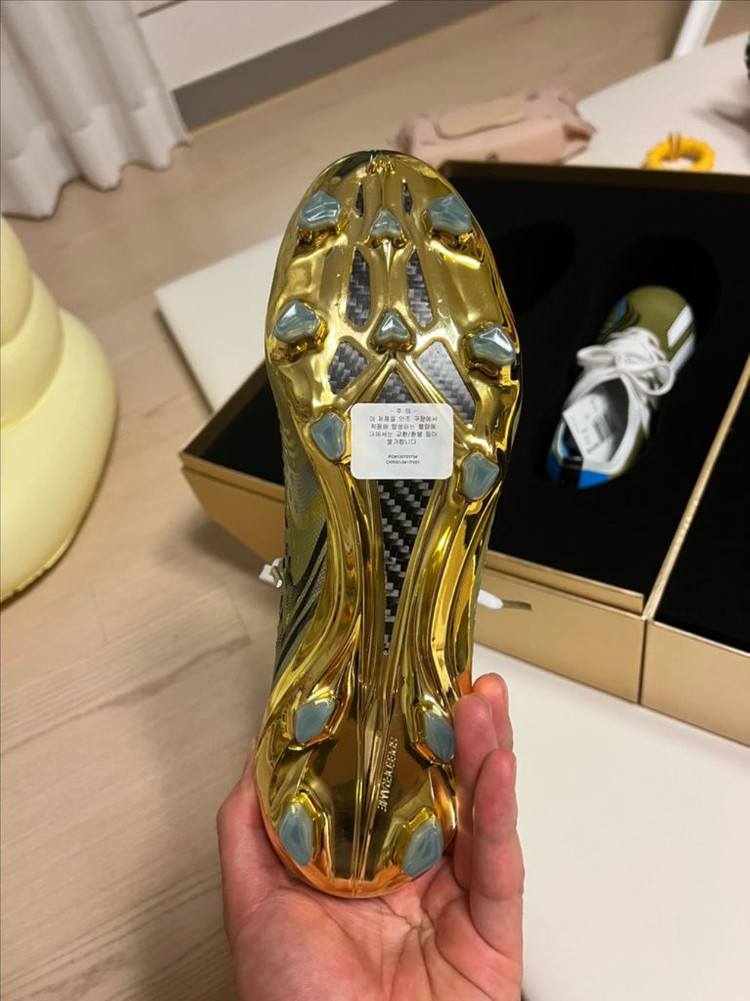 아디다스 스피드포탈 레이엔다.1 (메시 축구화) 이미지