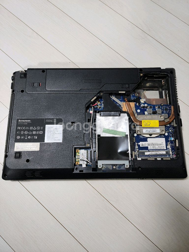 레노버노트북 G570 부품용으로 팝니다.--2