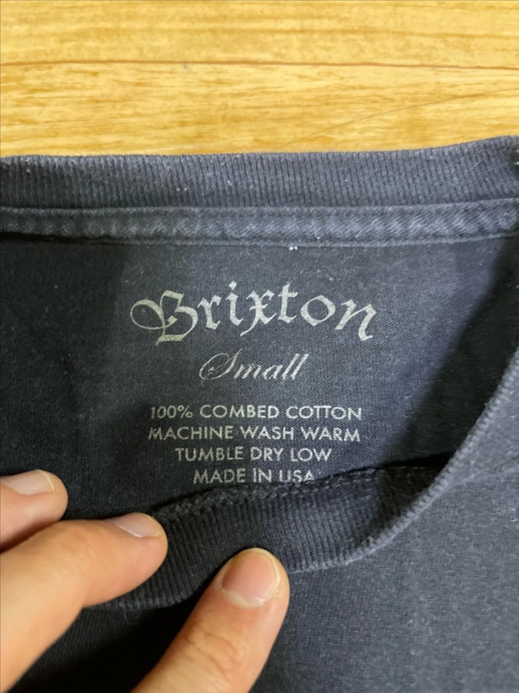 Brixton S 사이즈 티셔츠 새상품 판매 이미지