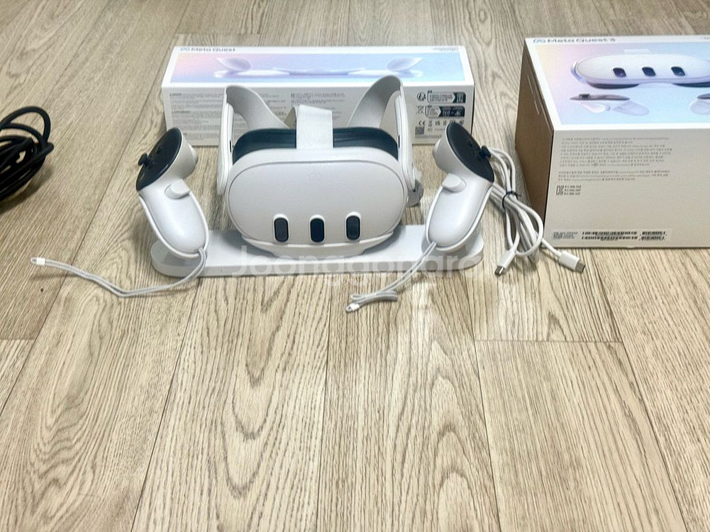 메타 퀘스트3 128GB + 무선충전 도크 풀셋--1