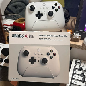 8BitDo 얼티메이트 2.4g 화이트 블루투스