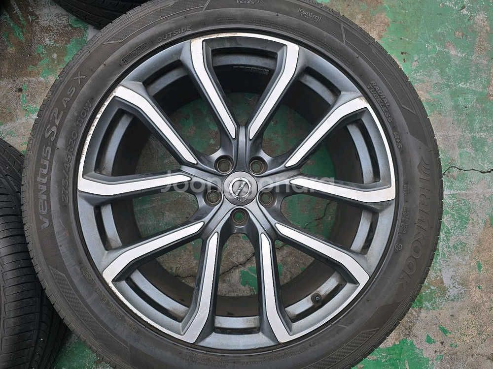 부산 볼보 xc90 모멘텀 순정 정품 20인치 휠타이어--1