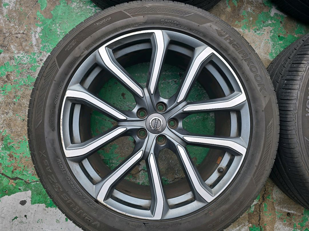 부산 볼보 xc90 모멘텀 순정 정품 20인치 휠타이어 이미지