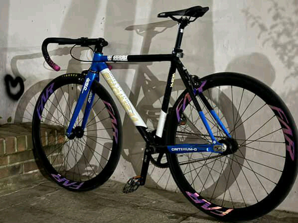 엔진 11 휠셋 팝니다( 파스포츠 데칼 붙임) 이미지