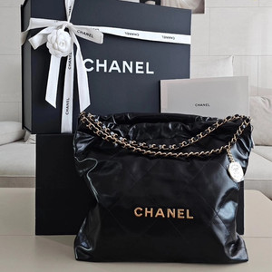 샤넬22 블랙 미듐 크림정품 상태 신품급 판매 합니다