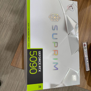[미개봉] RTX 5090 슈프림 판매합니다