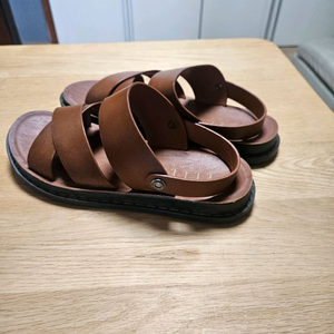 ELLE 브라운 가죽 샌들