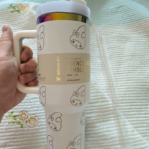 (새상품)마이멜로디 흰색 1.18L 스텐리텀블러 팝니다