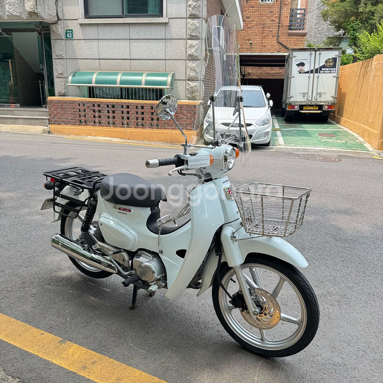 혼다 슈퍼커브110 화이트--2