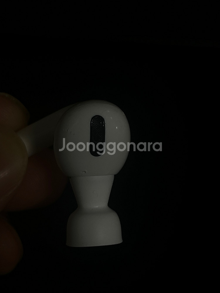 에어팟 프로 1 왼쪽 이어폰 판매 합니다. 정품 확인--2